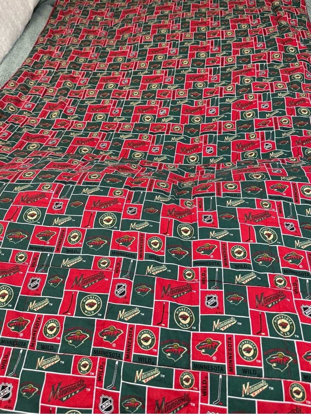 NHL Minnesota Wild 39” X 74”  Weighted Throw Blanket